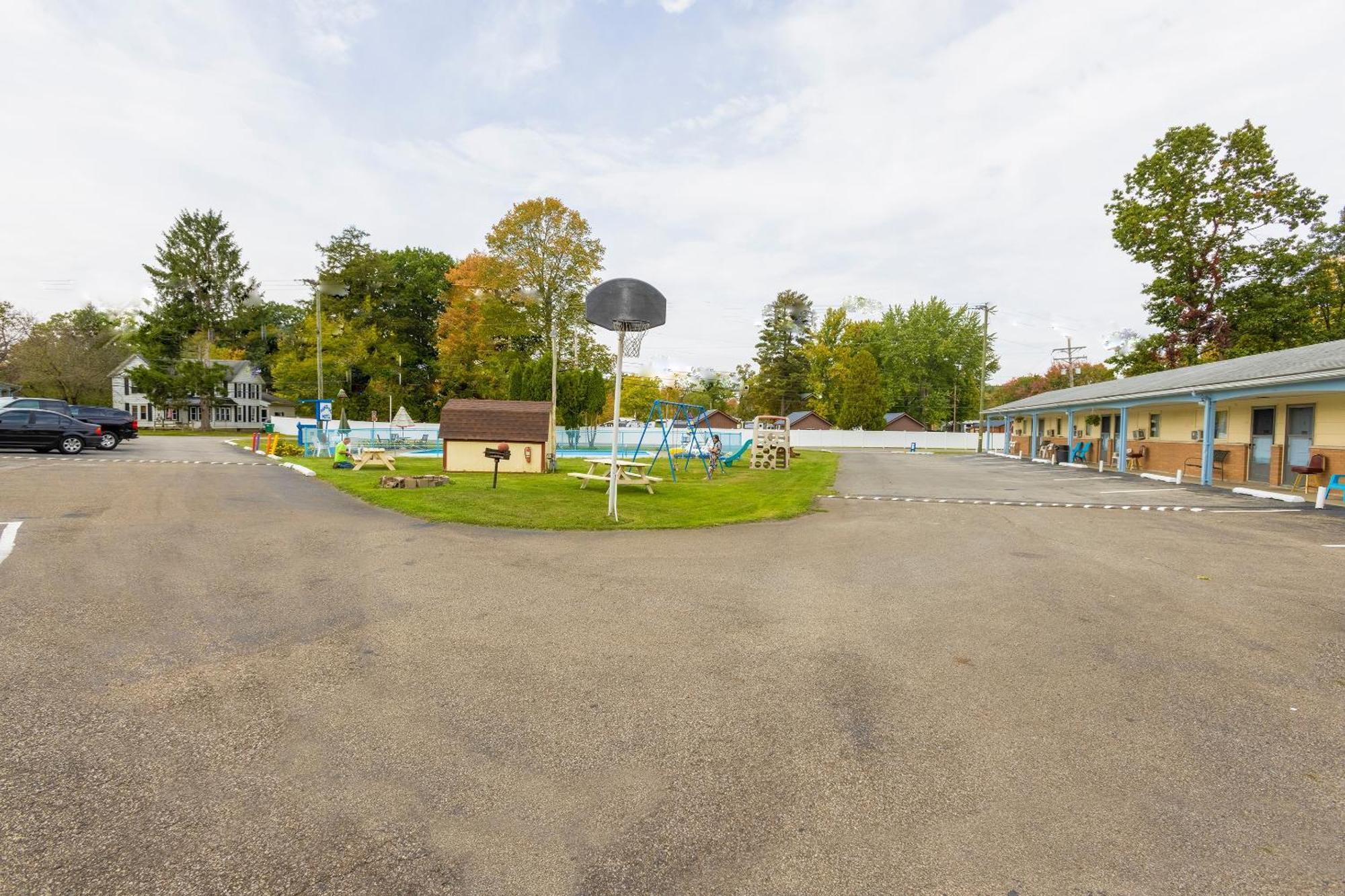 Parkside Motel By Oyo Meadville Conneaut Lake Conneaut Lakeshore Экстерьер фото