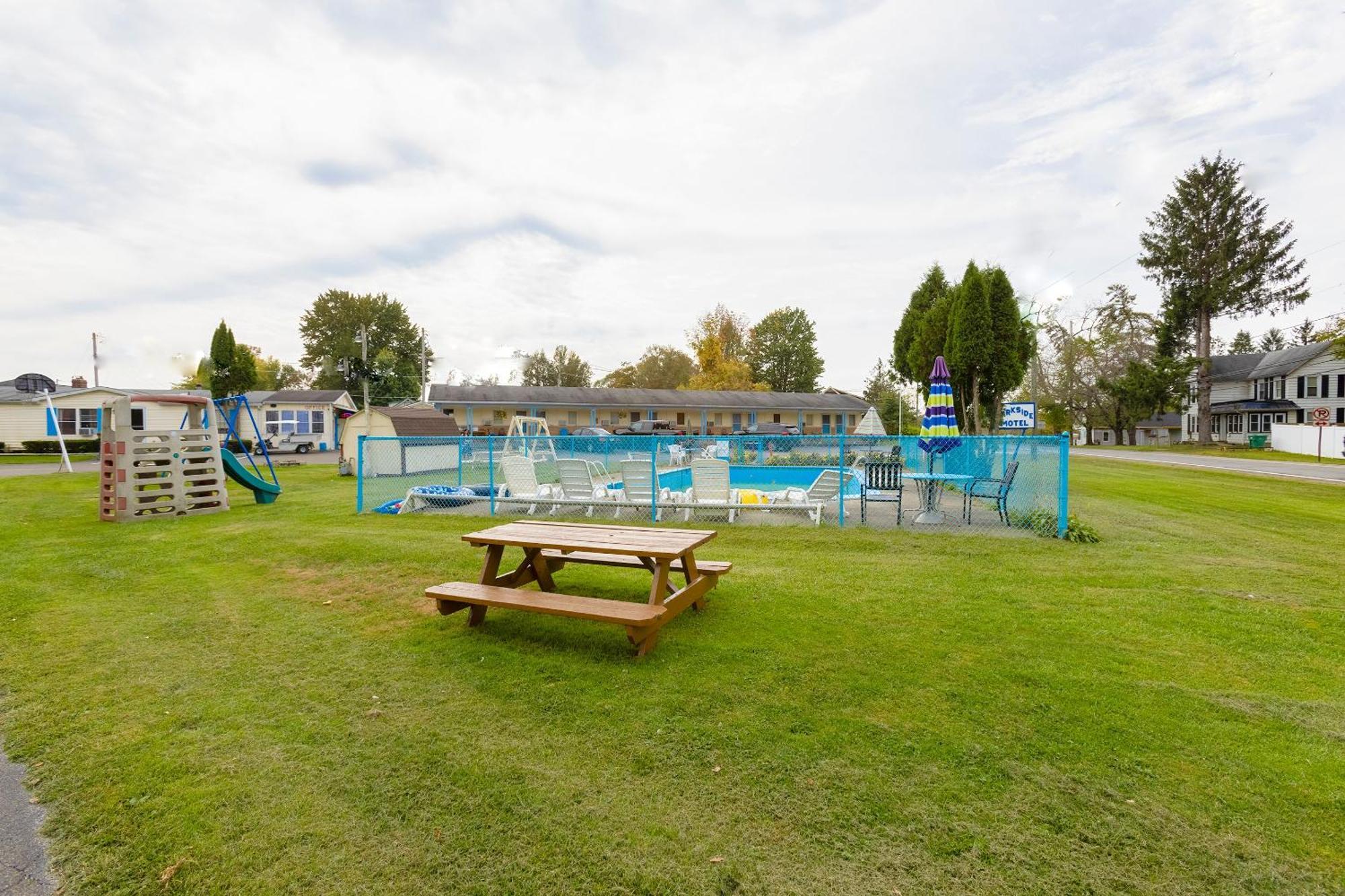 Parkside Motel By Oyo Meadville Conneaut Lake Conneaut Lakeshore Экстерьер фото