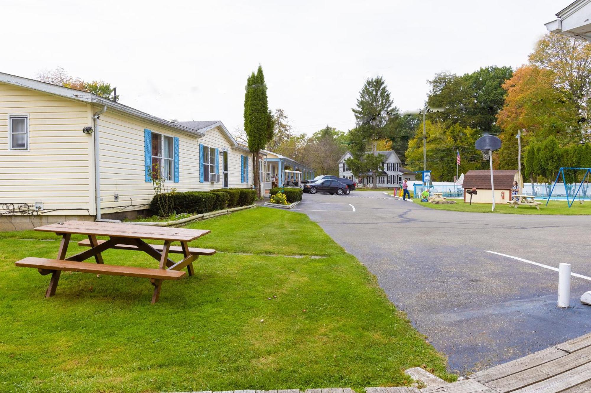 Parkside Motel By Oyo Meadville Conneaut Lake Conneaut Lakeshore Экстерьер фото